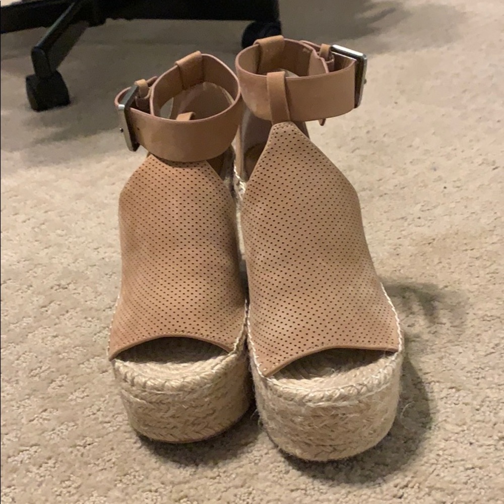 Brand new Marc Fisher wedges